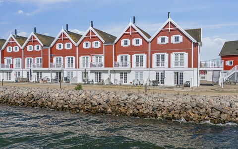 Loan - 10M to the Fjord: Water, Waterweg, Kanaal, Boot, Watercraft, Kust En Oceanic Landvormen, Zee, Dok, Kust, Jachthaven