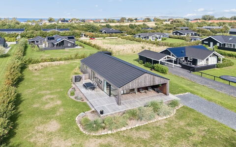 Ragmar - 525M from the Sea: Verdieping, Plafond, Zwembad, Toevlucht, Ontwerp, Stoel, Daylighting, Hotel, Villa, Penthouse