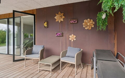 Ragmar - 525M from the Sea: Verdieping, Plafond, Zwembad, Toevlucht, Ontwerp, Stoel, Daylighting, Hotel, Villa, Penthouse