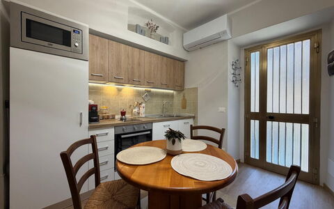 Casa di Mario: Meubilair, Interieur Ontwerp, Flooring, Hout, Verdieping, Plafond, Kamer, Major Appliance, Toestel Van De Keuken, Keuken