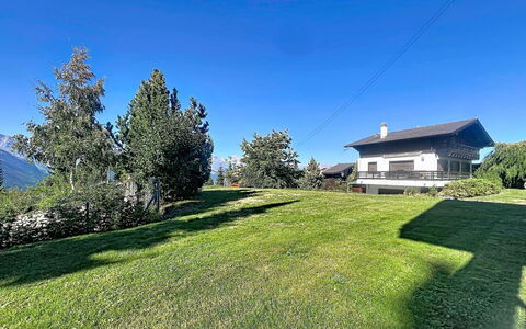 Les Naines Brunes: Land Lot, Huis, Gazon, Verblijf, Boerderij, Helling, Weide, Tuin, Werf, Landscaping