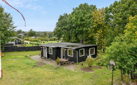 Thorine - 800M from the Sea: Gras, Huis, Huis, Verblijf, Landelijk Gebied, Tuin, Gazon, Garden Gebouwen, Werf, Backyard