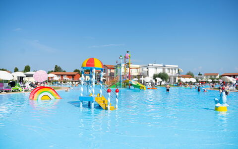 Peschiera del Garda 689: Zwembad, Vrije Tijd, Recreatie, Zomer, Pret, Toevlucht, Vakantie, Waterpark, Toeristische Attractie