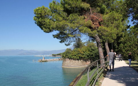Peschiera del Garda 689: Zwemwater, Kust En Oceanic Landvormen, Kust, Bank, Zee, Meer, Oceaan, Tropen, Kust, Geluid