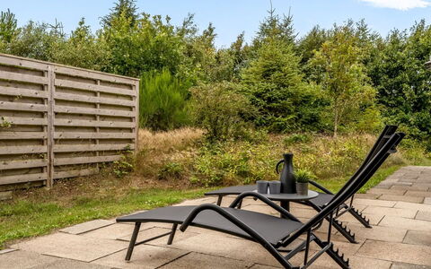 Helemine - 800M from the Sea: Metaal, Tuin, Buitenmeubels, Ligstoel, Ontwerp, Hardwood, Staal, Aluminium