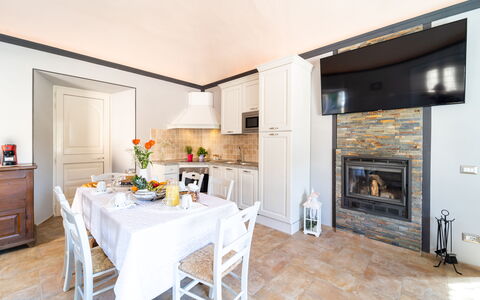 Villa Belvedere: Meubilair, Interieur Ontwerp, Flooring, Plafond, Verdieping, Keuken, Verlichting, Tafel, Kamer, Stoel