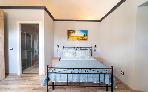 Villa Belvedere: Meubilair, Interieur Ontwerp, Bed, Verdieping, Slaapkamer, Flooring, Hout, Kamer, Plafond, Bedding