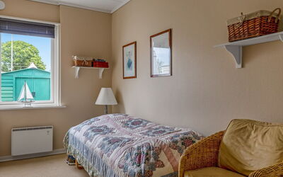 Maureen - 150M from the Sea