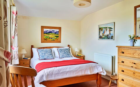 Garston: Meubilair, Bed, Slaapkamer, Interieur Ontwerp, Laken, Flooring, Hout, Bedding, Verdieping, Plafond