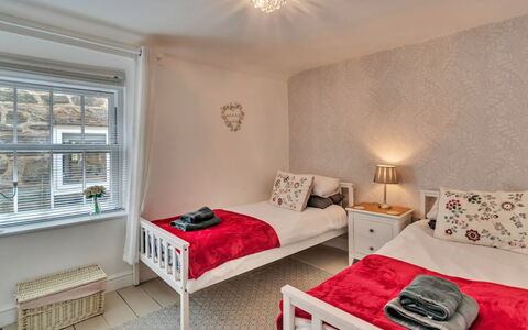 Chester House: Meubilair, Slaapkamer, Bed, Hout, Interieur Ontwerp, Laken, Bedding, Huis, Verdieping, Kamer
