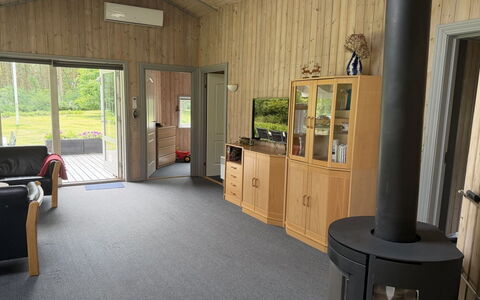 Fritzy - 1.5Km from the Sea: Hout, Meubilair, Appartement, Kamer, Plafond, Beits, Stoel, Hardwood, Vernis, Timmerhout