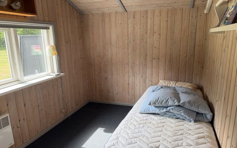 Fritzy - 1.5Km from the Sea: Hout, Meubilair, Appartement, Kamer, Plafond, Beits, Stoel, Hardwood, Vernis, Timmerhout