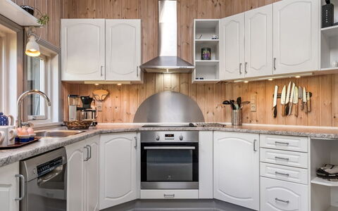Fritzy - 1.5Km from the Sea: Keuken, Toestel Van De Keuken, Major Appliance, Plafond, Countertop, Cabinetry, Huishoudapparatuur, Lichte Inrichting, Kamer