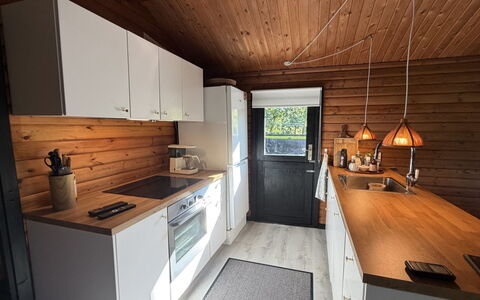 Majvor - from the Sea: Hout, Meubilair, Appartement, Kamer, Plafond, Beits, Stoel, Hardwood, Vernis, Timmerhout