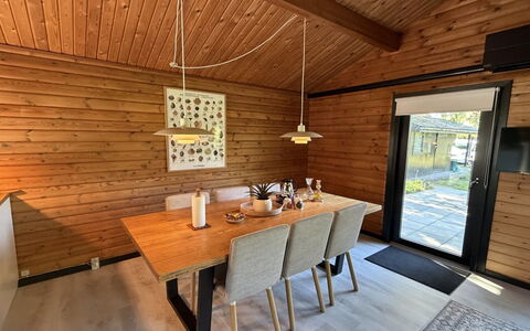 Majvor - from the Sea: Hout, Meubilair, Appartement, Kamer, Plafond, Beits, Stoel, Hardwood, Vernis, Timmerhout