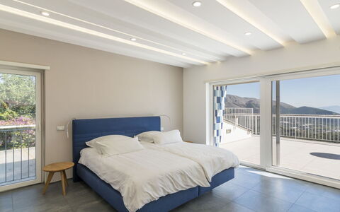 Capri: Meubilair, Interieur Ontwerp, Muur, Bed, Verdieping, Plafond, Flooring, Hout, Slaapkamer, Appartement