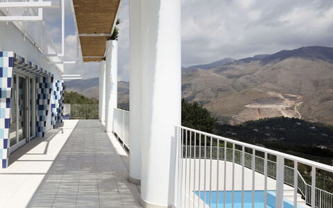 Capri: Meubilair, Interieur Ontwerp, Flooring, Verdieping, Plafond, Kamer, Stoel, Tafel, Appartement, Keuken En Eettafel