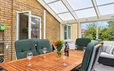 Eketångalyckan: Meubilair, Interieur Ontwerp, Flooring, Verdieping, Plafond, Kamer, Stoel, Tafel, Appartement, Keuken En Eettafel