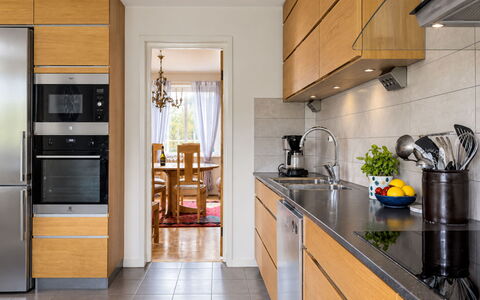 Eketångalyckan: Meubilair, Interieur Ontwerp, Flooring, Verdieping, Plafond, Kamer, Stoel, Tafel, Appartement, Keuken En Eettafel