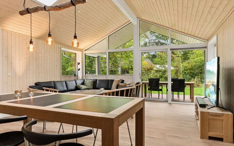 Zelma - 1.5Km from the Sea: Interieur Ontwerp, Hout, Plafond, Flooring, Houten Vloer, Verdieping, Bankstel, Huis, Meubilair, Woonkamer