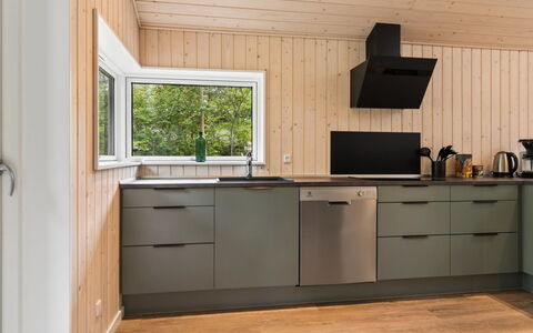 Zelma - 1.5Km from the Sea: Keuken, Flooring, Toestel Van De Keuken, Hout, Countertop, Interieur Ontwerp, Cabinetry, Verdieping, Meubilair, Major Appliance