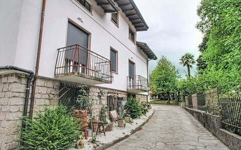 Villa Chiara e Chloe: Water, Watervoorraden, Zwemwater,  Felsen\, Kust, Natuurlijk Landschap, Headland, Kust En Oceanic Landvormen, Terrein, Voorgebergte