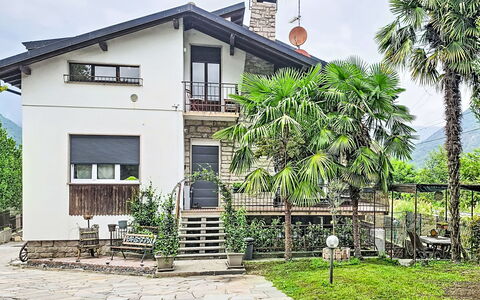 Villa Chiara e Chloe: Water, Watervoorraden, Zwemwater,  Felsen\, Kust, Natuurlijk Landschap, Headland, Kust En Oceanic Landvormen, Terrein, Voorgebergte