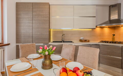 Al Roccolo: Meubilair, Keuken, Interieur Ontwerp, Flooring, Countertop, Toestel Van De Keuken, Cabinetry, Hout, Huis, Major Appliance