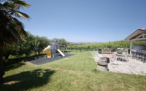 Tenuta Marino - Villa Privata Vista Vigneti con Pi: Lucht, Landschap, Land Lot, Schaduw, Landgoed, Gazon, Tuin, Hacienda, Werf, Landscaping