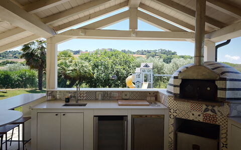 Tenuta Marino - Villa Privata Vista Vigneti con Pi: Hout, Meubilair, Plafond, Keuken, Schaduw, Stoel, Outdoor Structuur, Straal, Countertop, Keuken En Eettafel