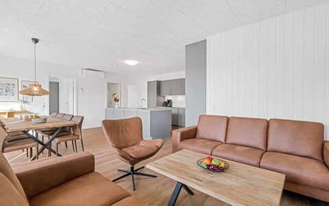 Fita - 450M from the Sea: Flooring, Interieur Ontwerp, Verdieping, Meubilair, Hout, Plafond, Houten Vloer, Kamer, Bankstel, Woonkamer