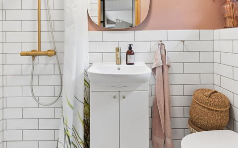 Ølvir - 525M from the Sea: Interieur Ontwerp, Flooring, Loodgieterswerkinrichting, Badkamer, Verdieping, Loodgieter, Wastafel, Wastafel In De Badkamer, Kraan, Kamer