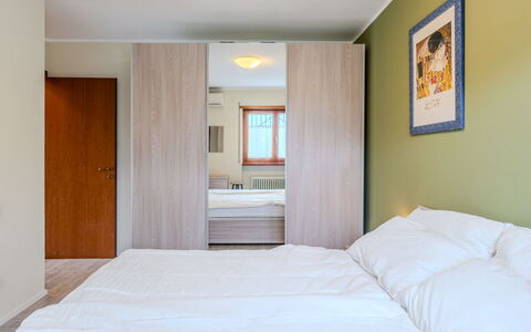 La Rosa: Interieur Ontwerp, Meubilair, Muur, Flooring, Verdieping, Hout, Plafond, Bed, Kamer, Slaapkamer