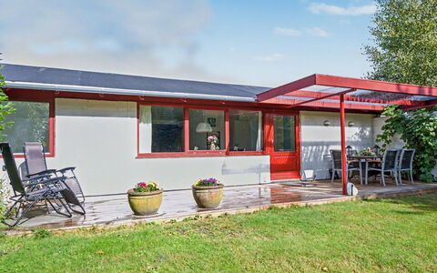 Mea - 750M from the Sea: Dak, Huis, Deur, Verblijf, Schaduw, Tuin, Werf, Boerderij, Gazon, Garden Gebouwen