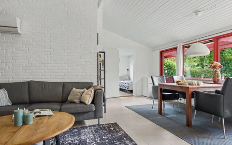 Mea - 750M from the Sea: Meubilair, Flooring, Interieur Ontwerp, Bankstel, Hout, Plafond, Verdieping, Woonkamer, Huis, Kamer