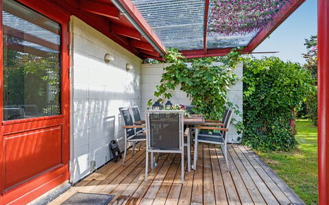 Mea - 750M from the Sea: Hout, Schaduw, Dek, Buitenmeubels, Tuin, Beits, Hardwood, Werf, Outdoor Structuur, Eco Hotel
