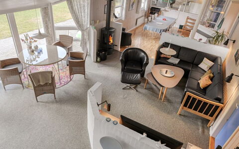 Aderice - 1.6Km from the Sea: Meubilair, Interieur Ontwerp, Flooring, Verdieping, Bankstel, Woonkamer, Plafond, Kamer, Verlichting, Stoel