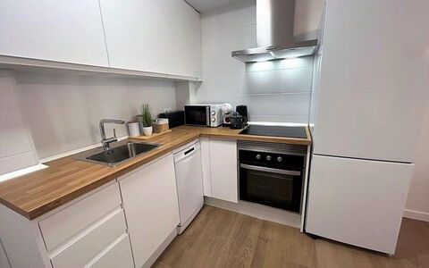 Caribe: Toestel Van De Keuken, Keuken, Major Appliance, Flooring, Countertop, Hout, Cabinetry, Huishoudapparatuur, Verdieping, Interieur Ontwerp