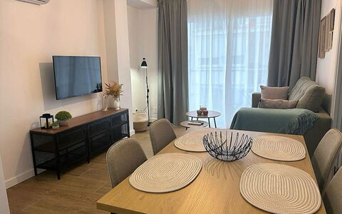 Caribe: Meubilair, Flooring, Interieur Ontwerp, Verdieping, Hout, Kamer, Tafel, Keuken En Eettafel, Stoel, Huis