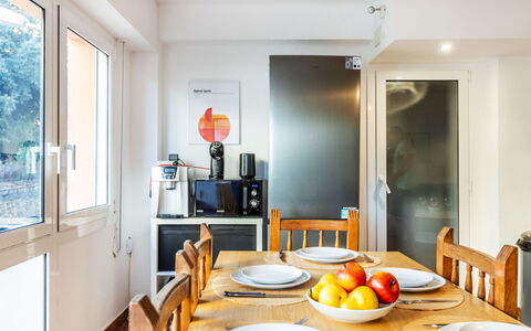 Popa: Meubilair, Interieur Ontwerp, Hout, Flooring, Plafond, Major Appliance, Verdieping, Kamer, Keuken, Toestel Van De Keuken