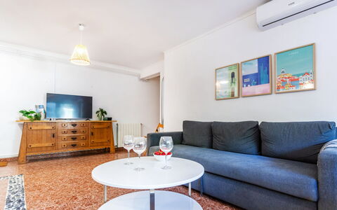 Popa: Meubilair, Interieur Ontwerp, Bankstel, Flooring, Verdieping, Woonkamer, Kamer, Tafel, Televisie, Appartement