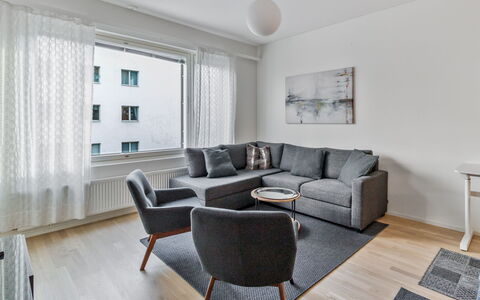 Levihonka 13: Meubilair, Interieur Ontwerp, Bankstel, Flooring, Verdieping, Woonkamer, Hout, Plafond, Kamer, Huis