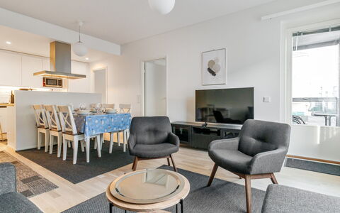 Levihonka 13: Meubilair, Interieur Ontwerp, Flooring, Verdieping, Hout, Plafond, Kamer, Tafel, Stoel, Woonkamer