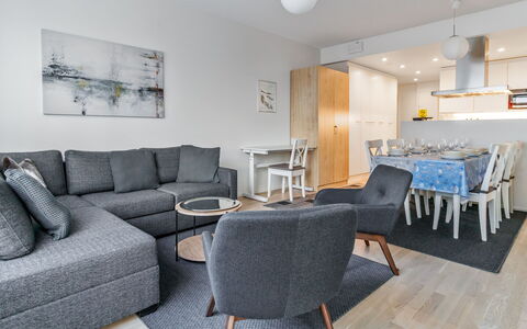 Levihonka 13: Meubilair, Interieur Ontwerp, Flooring, Verdieping, Bankstel, Hout, Plafond, Woonkamer, Kamer, Tafel