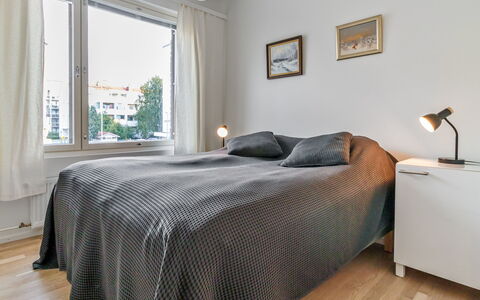 Levihonka 13: Bed, Interieur Ontwerp, Slaapkamer, Muur, Flooring, Verdieping, Meubilair, Laken, Bedding, Hout