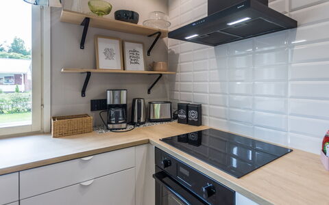 Artunkuja: Keuken, Countertop, Toestel Van De Keuken, Hout, Interieur Ontwerp, Flooring, Cabinetry, Huishoudapparatuur, Meubilair, Major Appliance