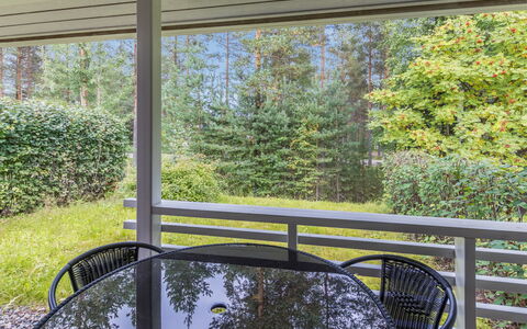Artunkuja: Meubilair, Buitenmeubels, Veranda, Glas, Stoel, Schaduw, Buitentafel, Dek, Patio, Eco Hotel