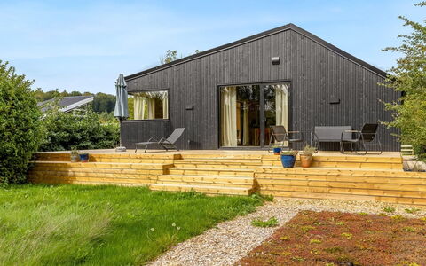Munibert - 100M from the Sea: Struik, Verblijf, Land Lot, Siding, Tuin, Garden Gebouwen, Plank, Hardwood, Boerderij