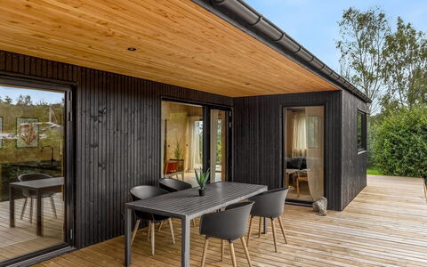 Munibert - 100M from the Sea: 