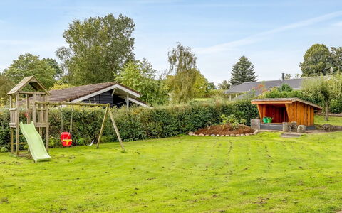 Helrun - 800M from the Sea: Gras, Tuin, Struik, Land Lot, Gazon, Groundcover, Backyard, Schaduw, Landscaping